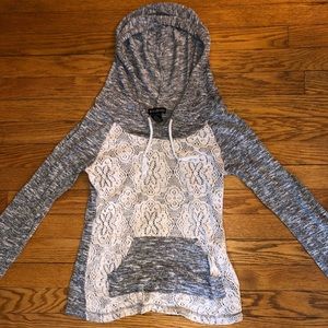 Hooded shirt